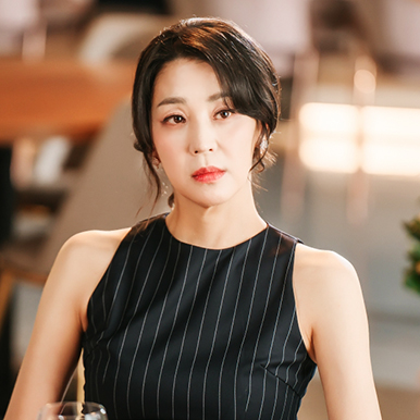 나세리 역 한고은 공식 사진