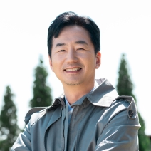 한석중 역 류승수 공식 사진
